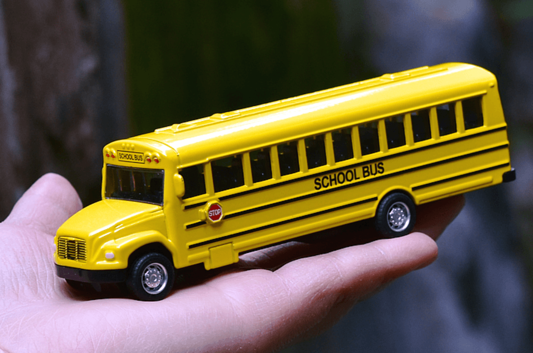 Classic School Bus Diecast Pull Back Vehicle Toy