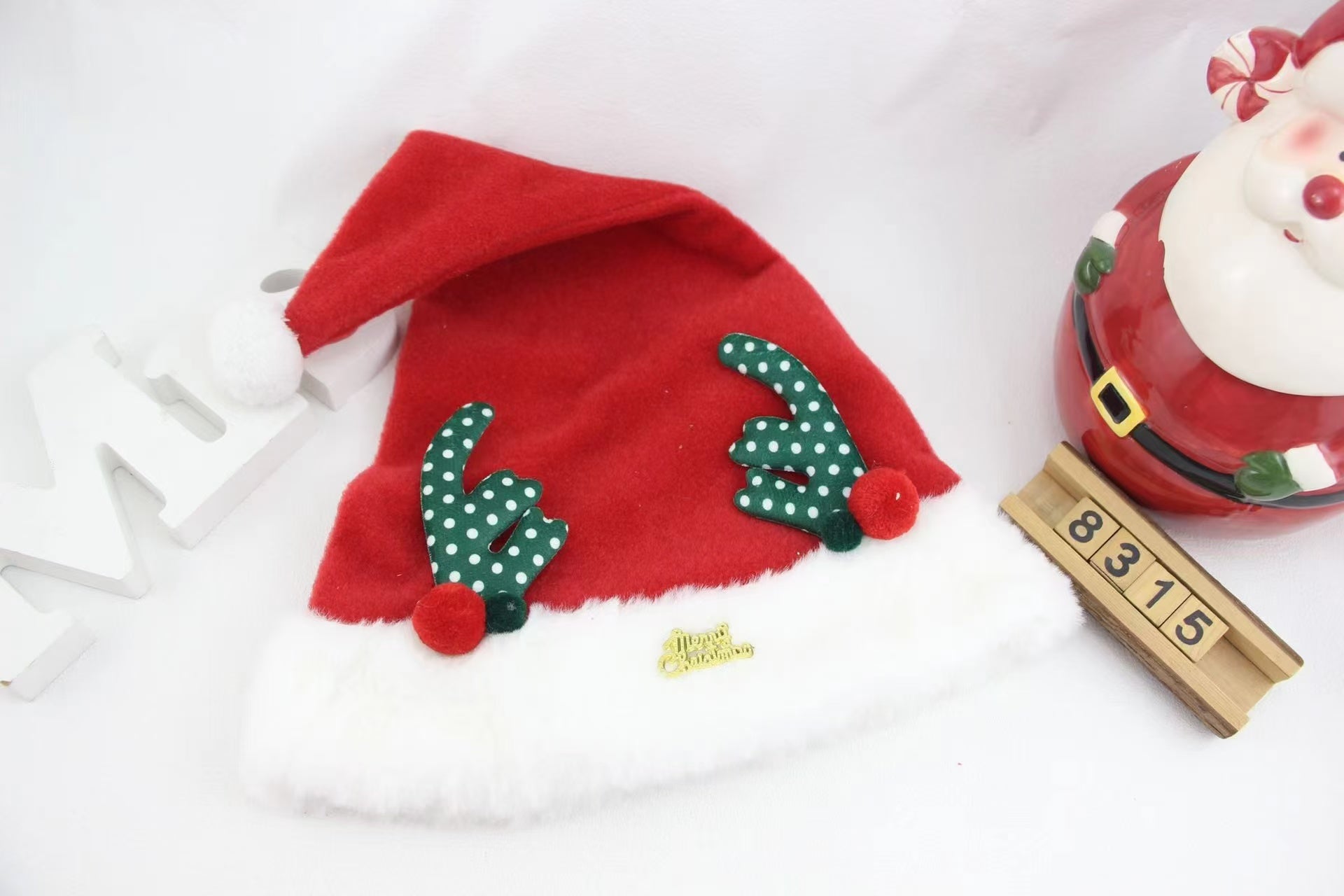 Christmas Hat - Polka Reindeer with Merry Christmas Greeting (28x42cm)