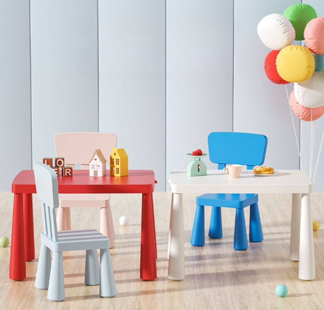 Adjustable Height Kids Activity Table with Two Chairs – Taylorson