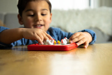 Smart Games Chicken Shuffle Junior (4+ years) - Award Winning Game