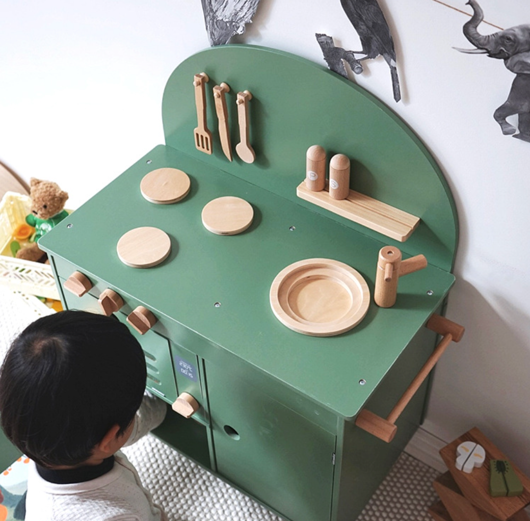 Vintage Kitchen Play Set with Accessories - Green - Taylorson