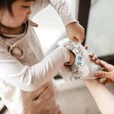 HeyDoodle Dino Roar Playmat (Large) - Reusable Colouring Set - Taylorson