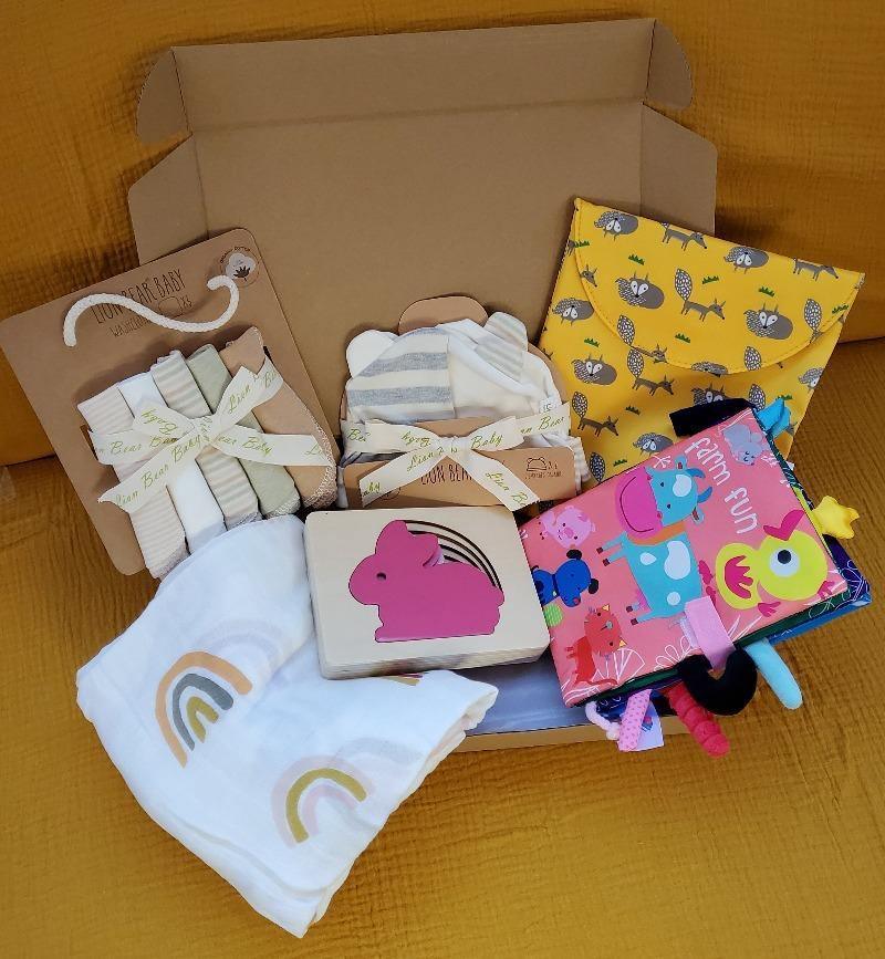 Baby Shower & New Born Baby Gift Set (Wooden Toy, Swaddle, Nappy Bag, Baby Beanie, Face Cloth, Soft Book and more) - Taylorson