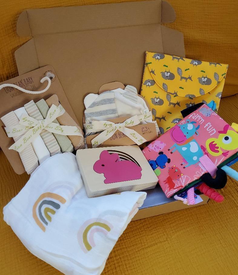 Baby Shower & New Born Baby Gift Set (Wooden Toy, Swaddle, Nappy Bag, Baby Beanie, Face Cloth, Soft Book and more) - Taylorson